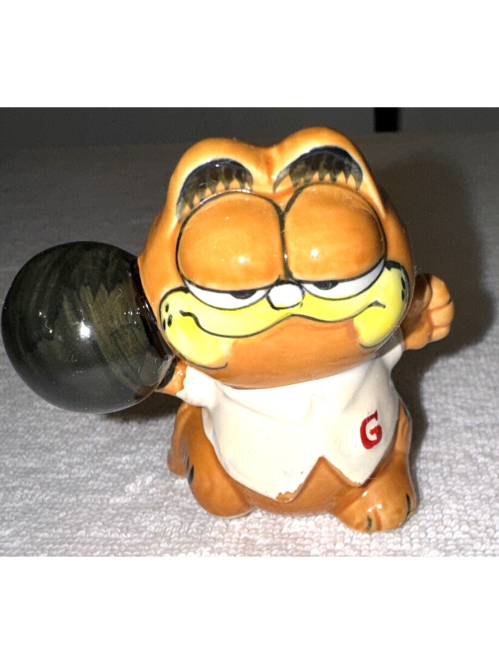 1981 Vintage Enesco Garfield Bowling Ceramic Figurine